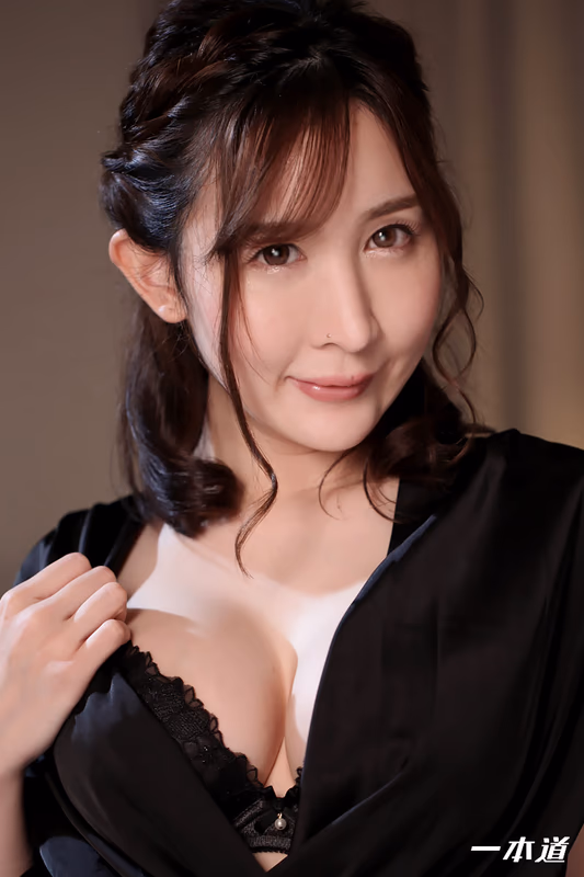 Asaka Sera - Deep Kissing and Carnal Passion with Asaka Sera sample image 5