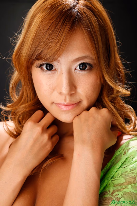 Sawajiri Ryōko - Which Side Are You? S and M Dual-Wielding Horny Gal sample image 1