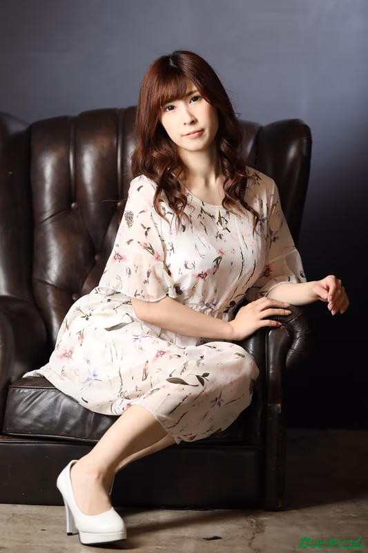 Orihara Honoka - Actress Spirit - Didn't Hear About This, Now I'll Service All Three sample image 2