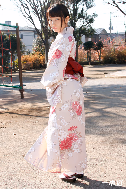 Yukari Ayaka - Carnivorous Beautiful Woman In Kimono - Yukari Ayaka sample image 5