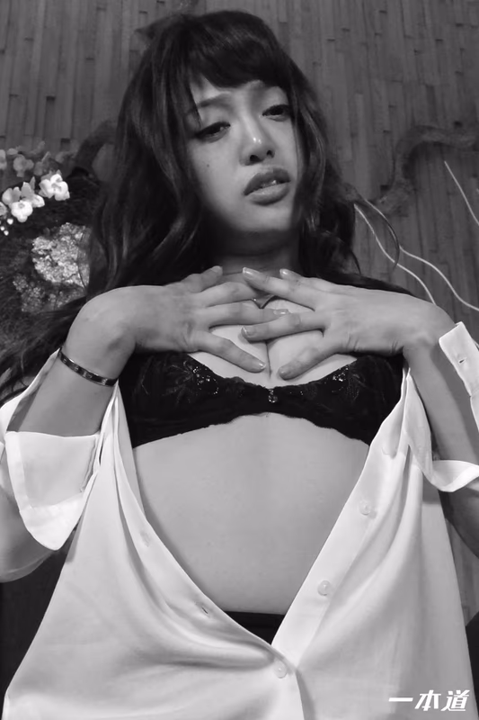Shirakawa Mai - Masturbation Live - Accident During Live Stream sample image 8