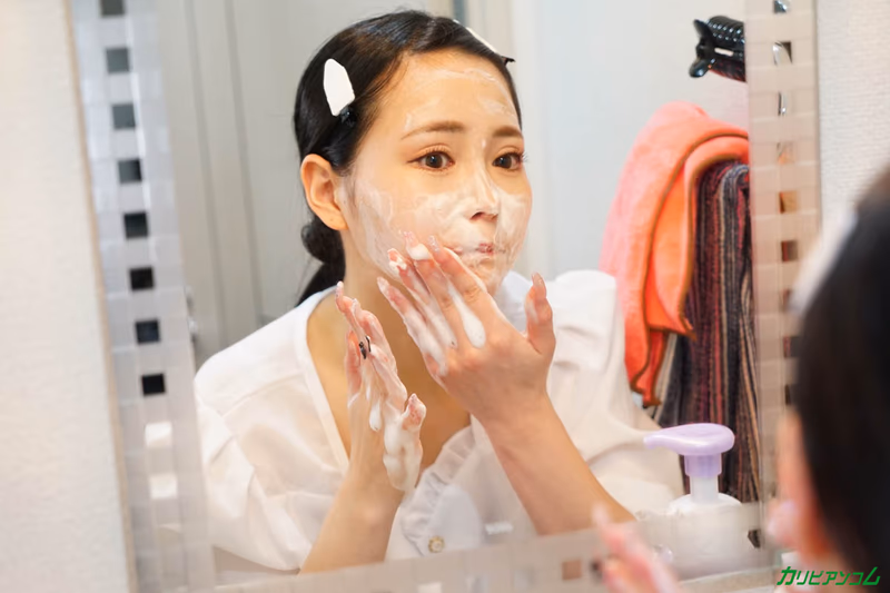 Morimoto Hitomi - Beautiful With Makeup vs. Fragrant Without Makeup: SEX Comparison Tonight 3 sample image 4
