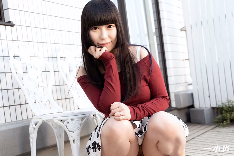 Ayano Shiraishi - Panty Peek Temptation ~F-Cup Mom Friend Shaved Play~ sample image 5