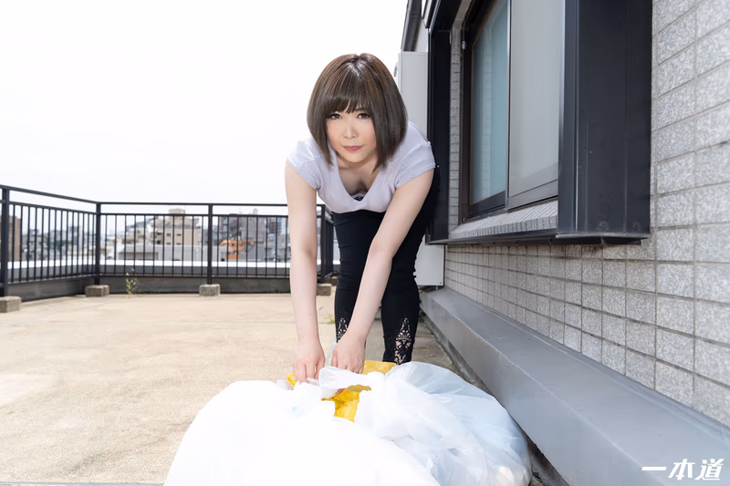 Umisaki Nami - Braless Neighbor Wife Takes Out Trash - Loves to Play Umisaki Nami sample image 3