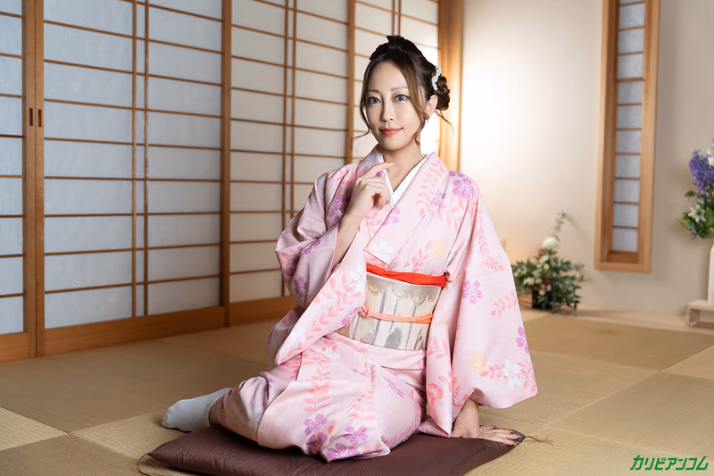 Kusakabe Hina - Seducing a Bewitching Kimono Beauty! sample image 1