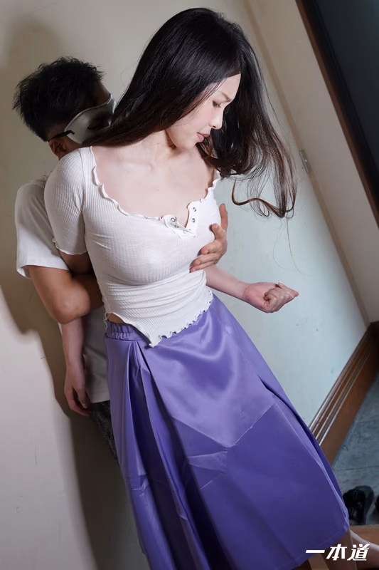 Nana Kamiyama - Playful No-Bra Housewife Taking Out Trash in the Morning - Kamiyama Nana sample image 5