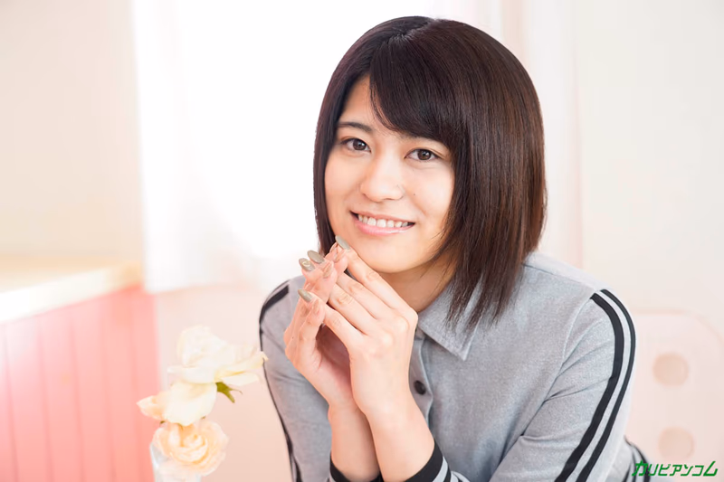 Katou Ema - Das niedliche Mädchen ohne Make-up ~Es ist peinlich, so angeschaut zu werden~ sample image 1