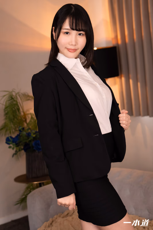 Momo Mogami - Working Woman ~ One Shot After Work! ~ sample image 1