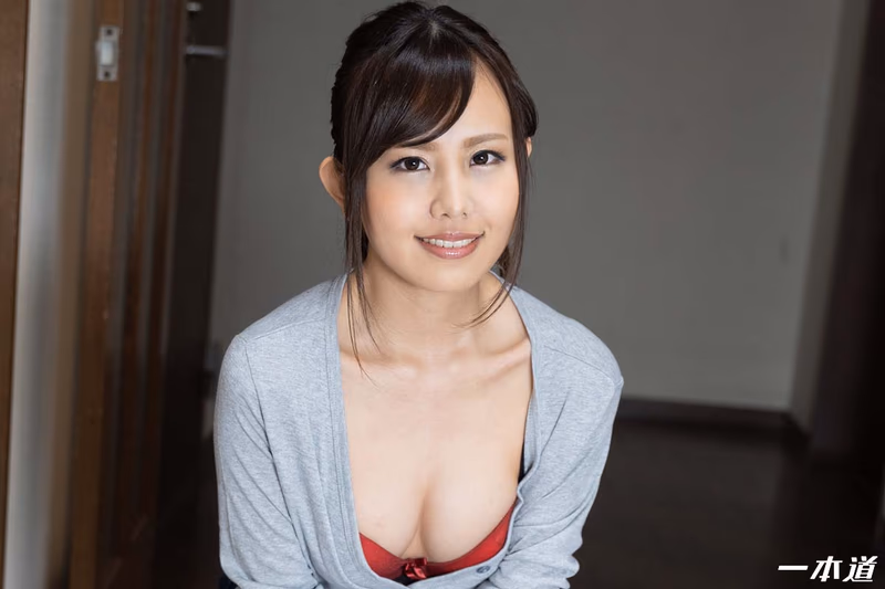 Aoi Emi - 아침 쓰레기 버리러 나가는 근처 장난기 많은 노브라 아내 아오키 에미 sample image 9