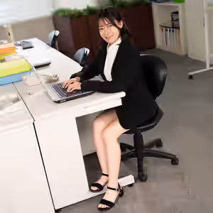 Working Woman - The Reality of an Ultra Black Company Sexual Harassment