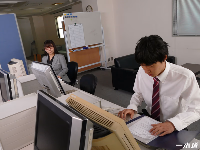 Shirose Yukiho - Keeping Glasses On After Removing Panties - Voluptuous Suited Female Boss sample image 5