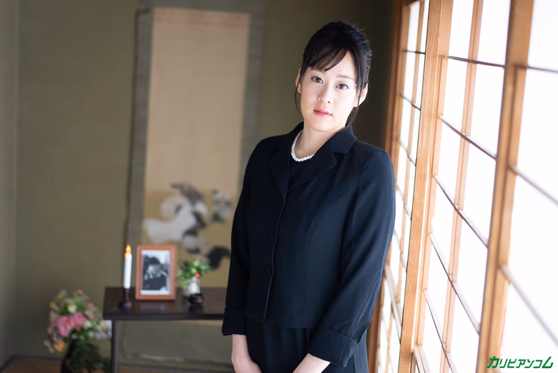 Saiki Eri - Widow AV Audition ~I Can Pay Off My Late Husband's Debt Right Away~ sample image 1