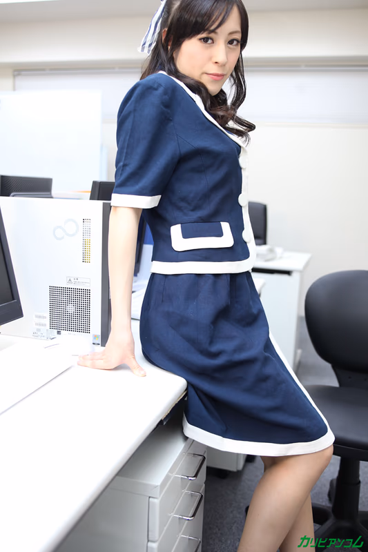 Ayumu Kurasawa - Started Handjob Service Instead of Unpaid Wages sample image 1