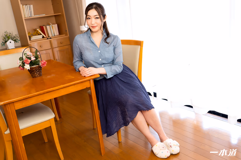 Ryu Enami - Temptation of Panty Shots - Frustrated Married Woman Seduces Dad Friends sample image 1