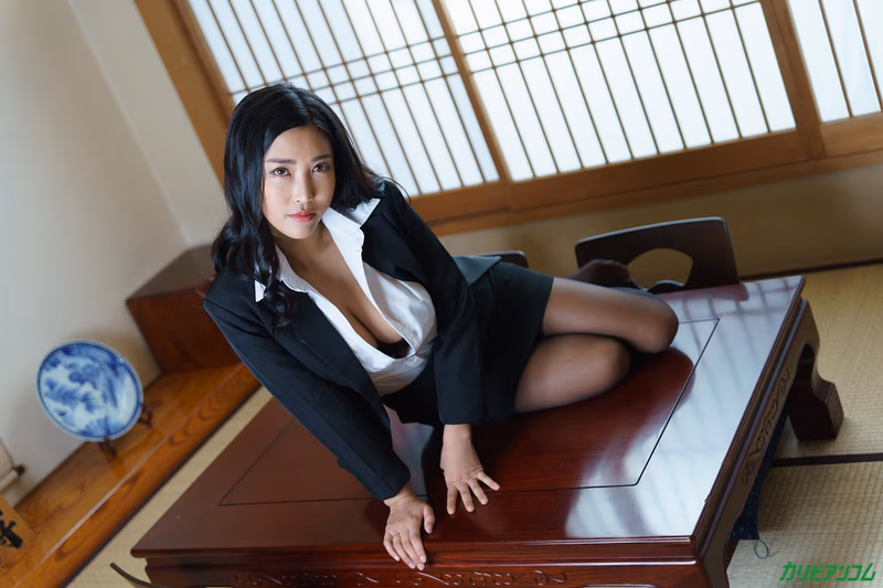 Momota Emiri - School Trip Reconnaissance Immoral 2 Days 1 Night NTR sample image 1