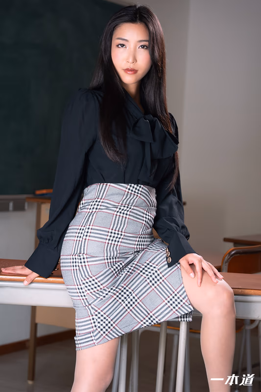 Momota Emiri - Teacher Emiri's Spartan Sex Education Training sample image 3