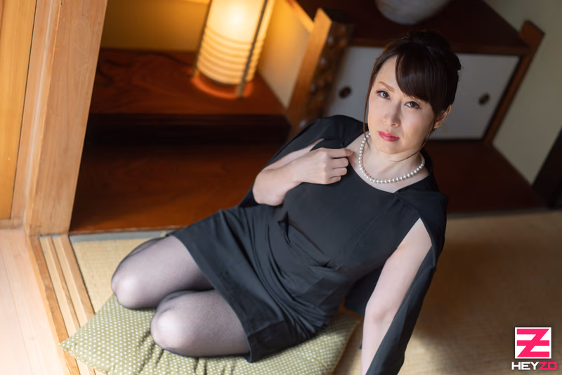 Shinohara Nagisa - Widow's Carnal Desires Vol.3 sample image 2