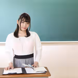 Seduced by Mature Charm - Targeting Innocent Student