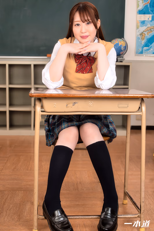 Tanaka Aya - Erotische Abenteuer nach der Schule sample image 3
