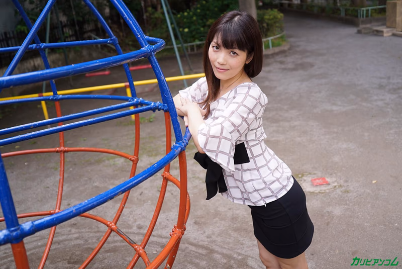 Onodera Mari - Ecstasy ~Pounding Her Ripe Body Without Hesitation~ sample image 3