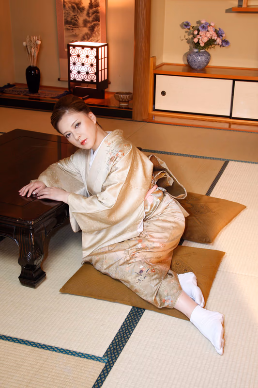 Ōhashi Miku - Kimono Beauty Anthology sample image 24