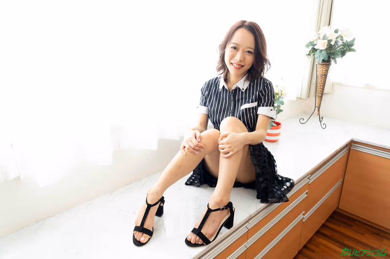 Nanase Nana - [VR] Indecisive Boyfriend Gets Teased and Edged by His Girlfriend sample image 2