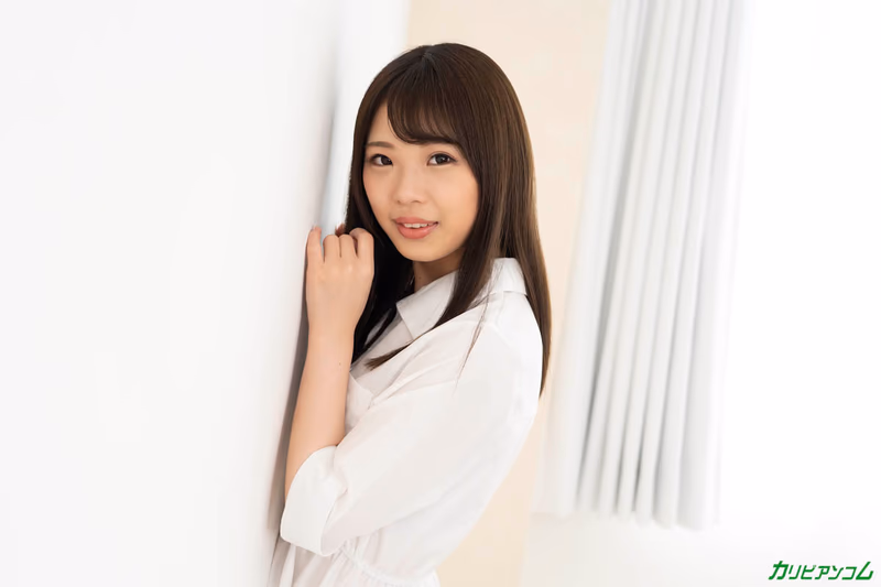 Hotaka Hina - Debut Vol.70 - Slender Big-Breasted Gravure Idol's First Raw Creampie sample image 1