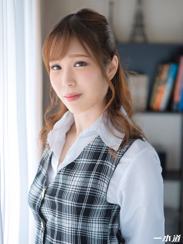 Fujii Minami - Working Woman - Office Lady Enjoying Secret Meetings with Male Colleagues sample image 3