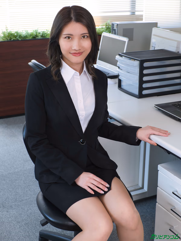 Akasaka Momoko - New Employee Training Vol.31 sample image 3