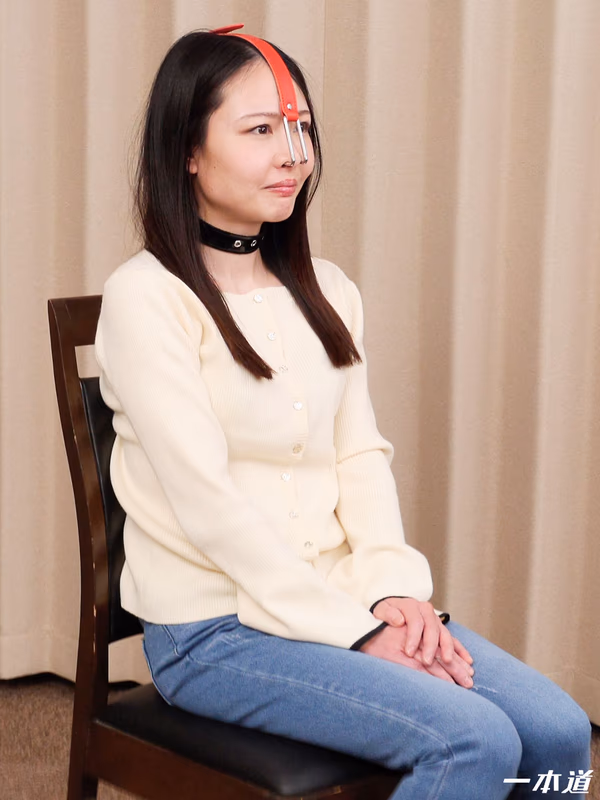 Asahina Nanako - Please Look at Nanako's Sexy Pig Face! sample image 5