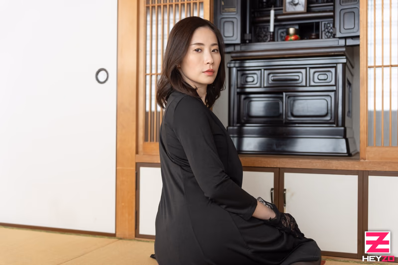Shinshiro Yui - Widow's Carnal Desires Vol.8 sample image 1