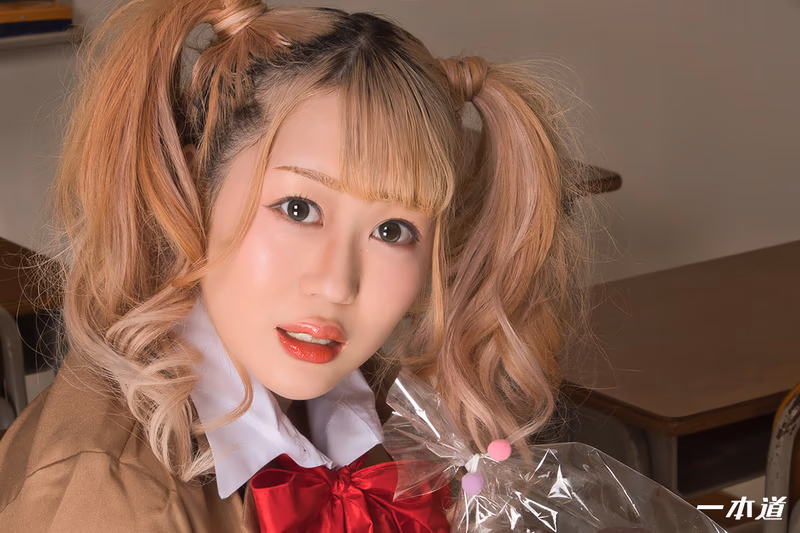 Tanaka Aya - Valentine Kiss sample image 1