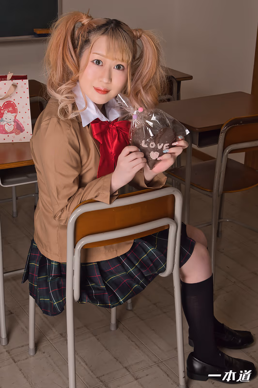 Tanaka Aya - Valentine Kiss sample image 5