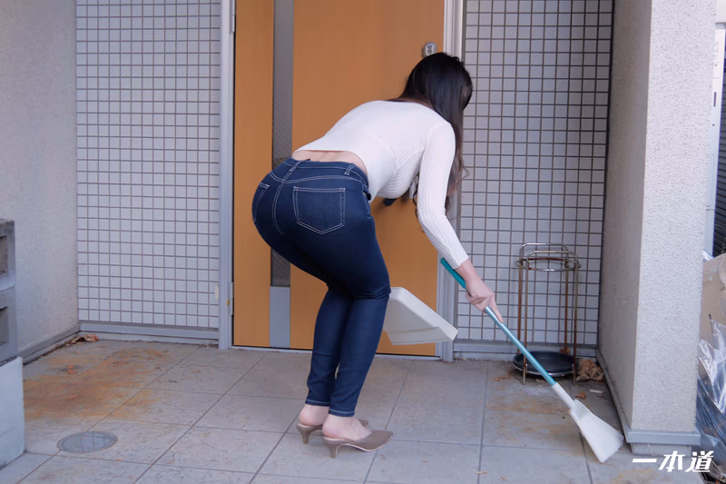 Nana Kamiyama - Easy Ass Tight Pants Wife and Hot Sex sample image 4