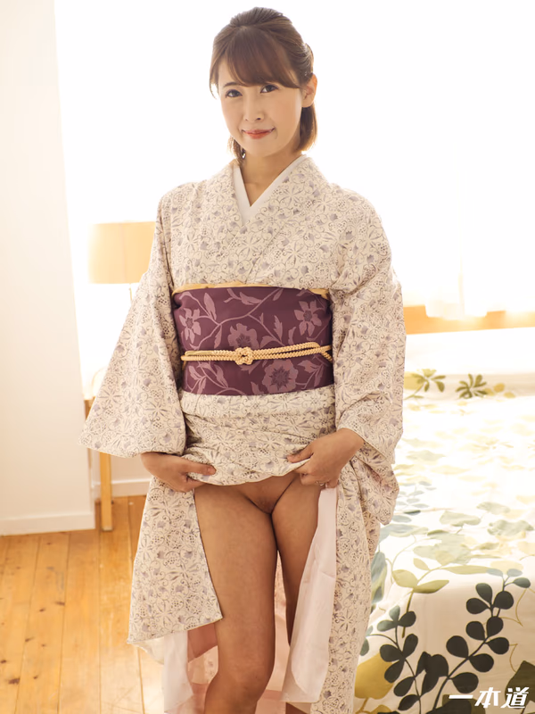 Sanada Haruka - Verführung durch Slip-Blick ~ Angezogen von der Scham der Schönen im Kimono ~ sample image 1