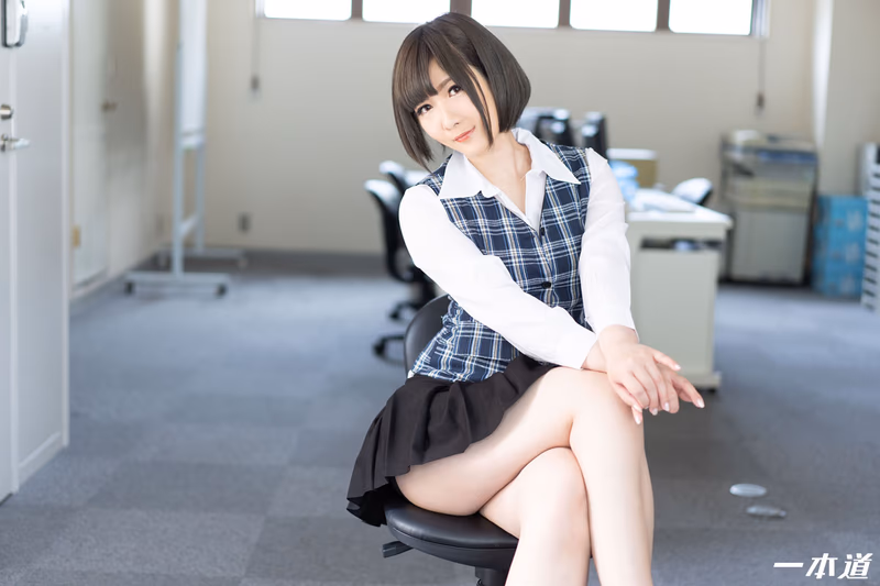 Umisaki Nami - Working Woman - Beautiful Office Lady Who Excels at Work and Sex sample image 3