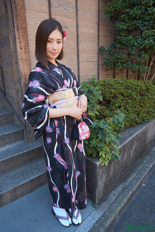 Shinshiro Yui - Ecstasy ~Following Instinct With A Yukata Beauty~ sample image 1