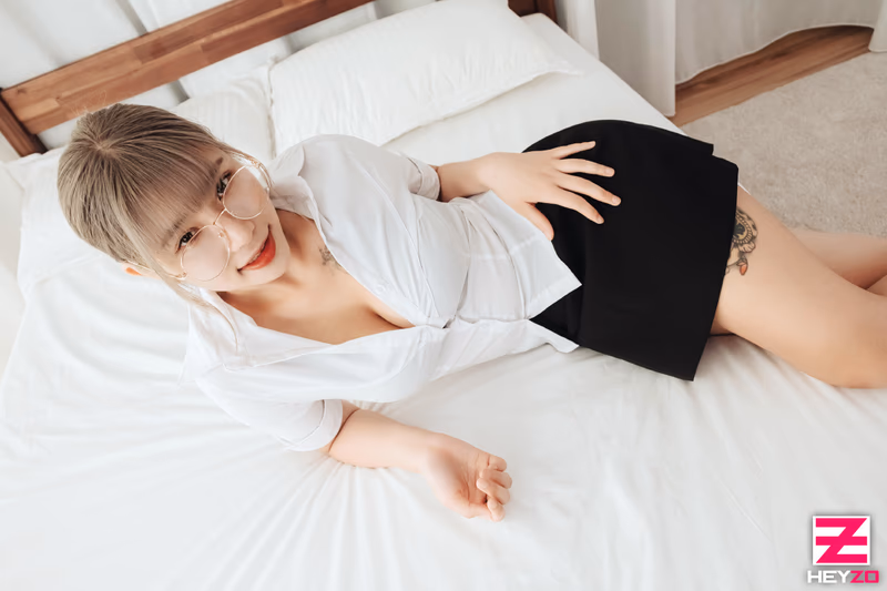 Alice - Asia Fuck!!Vol.19 - Creampied a Job-Hunting Big-Breasted Girl! sample image 4