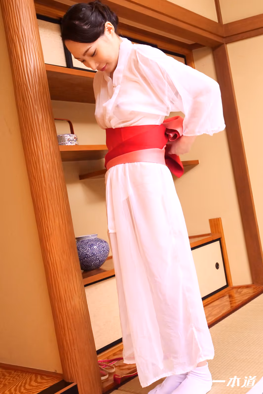 Yoshioka Renmei - Hospitality with Renmi Yoshioka sample image 8