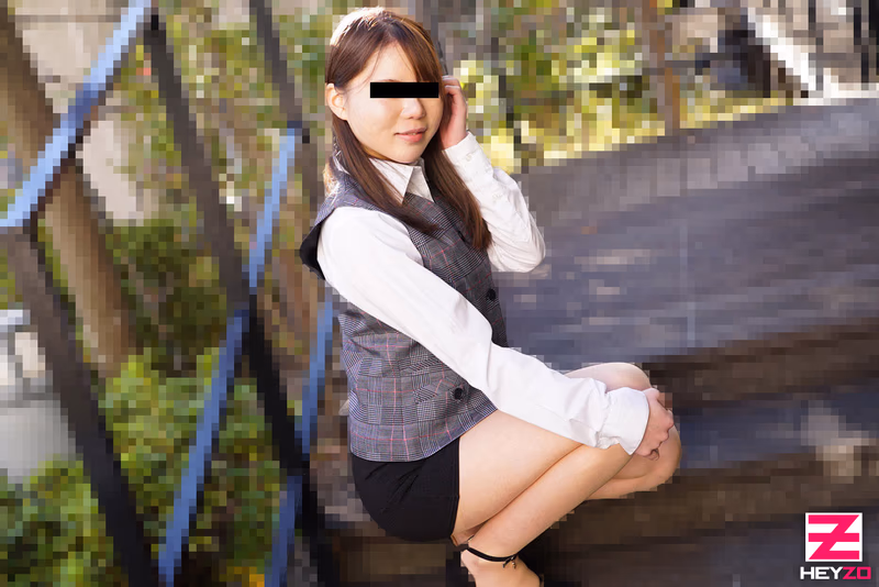 Reni Tamaki - Even During Work Hours She's Masturbating! The Horny Reception Girl sample image 2