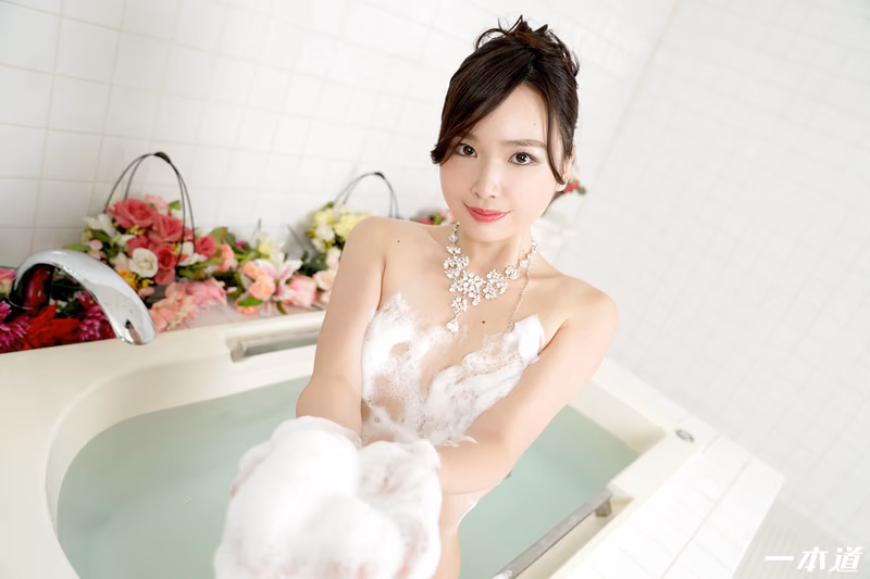 Suzuki Rina - Welcome to the Luxury Soapland Rina Suzuki sample image 3