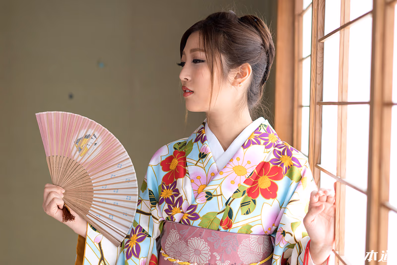 Momota Emiri - Dick-Loving Instant Deep Throat Blowjob - Hot Girl in Kimono sample image 4