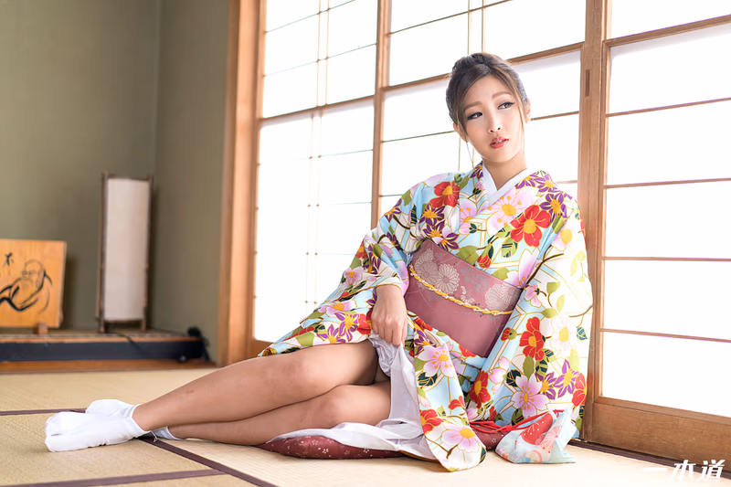 Momota Emiri - Dick-Loving Instant Deep Throat Blowjob - Hot Girl in Kimono sample image 6